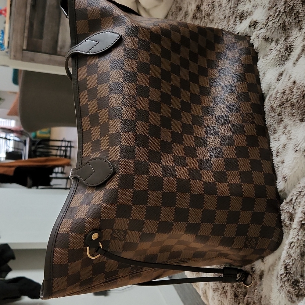 Authentic Louis Vuitton neverfull